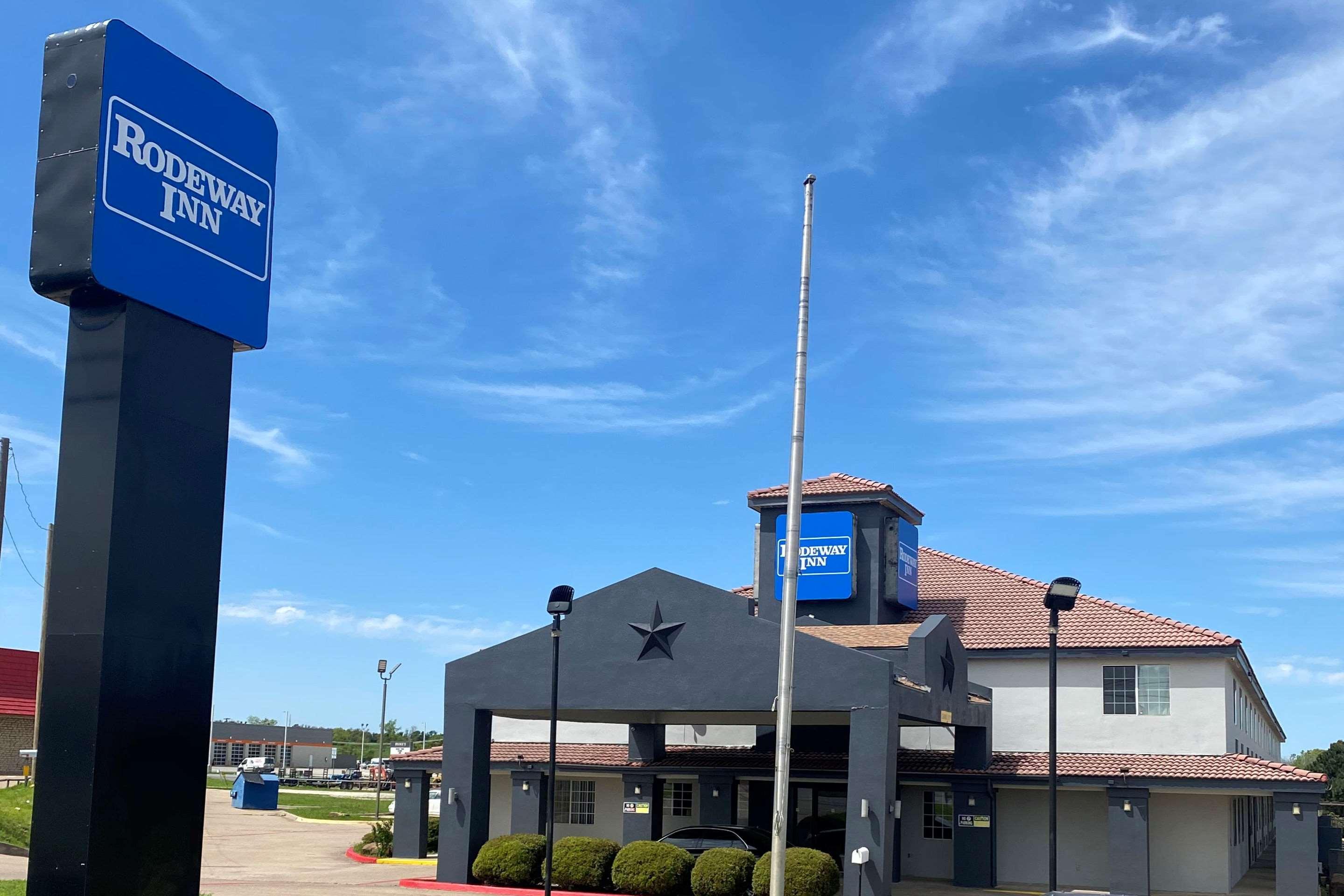 Rodeway Inn Stephenville Buitenkant foto