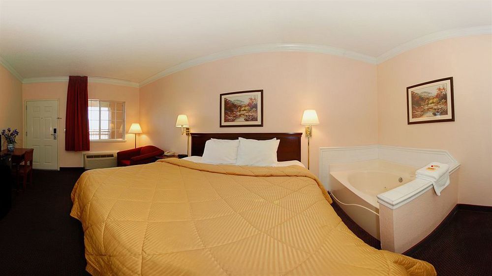 Rodeway Inn Stephenville Buitenkant foto