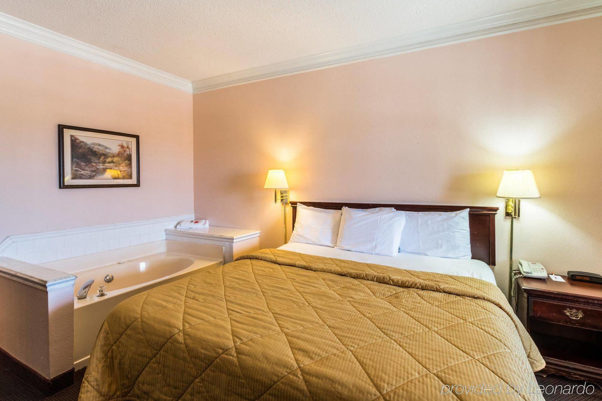 Rodeway Inn Stephenville Buitenkant foto