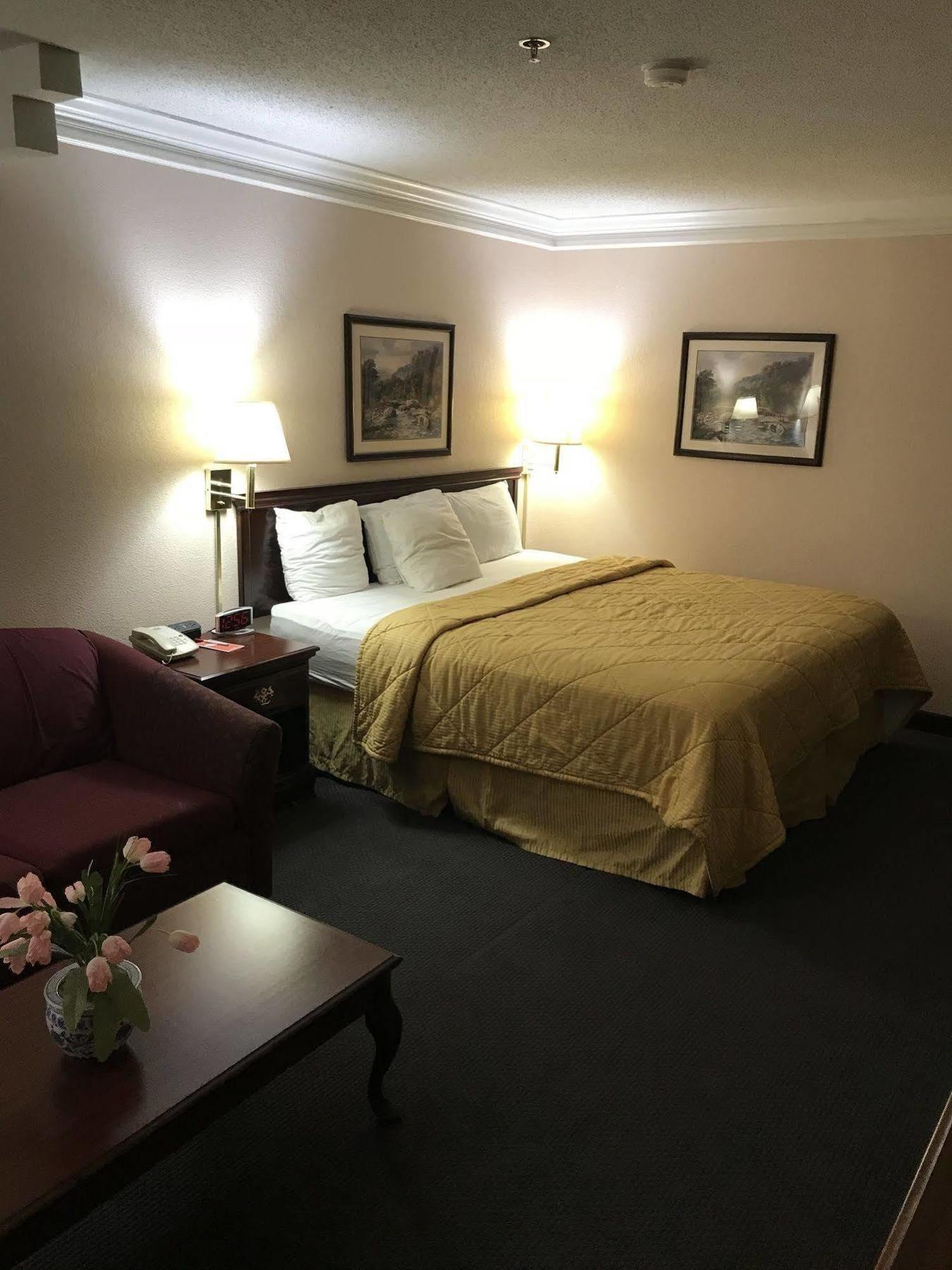 Rodeway Inn Stephenville Buitenkant foto
