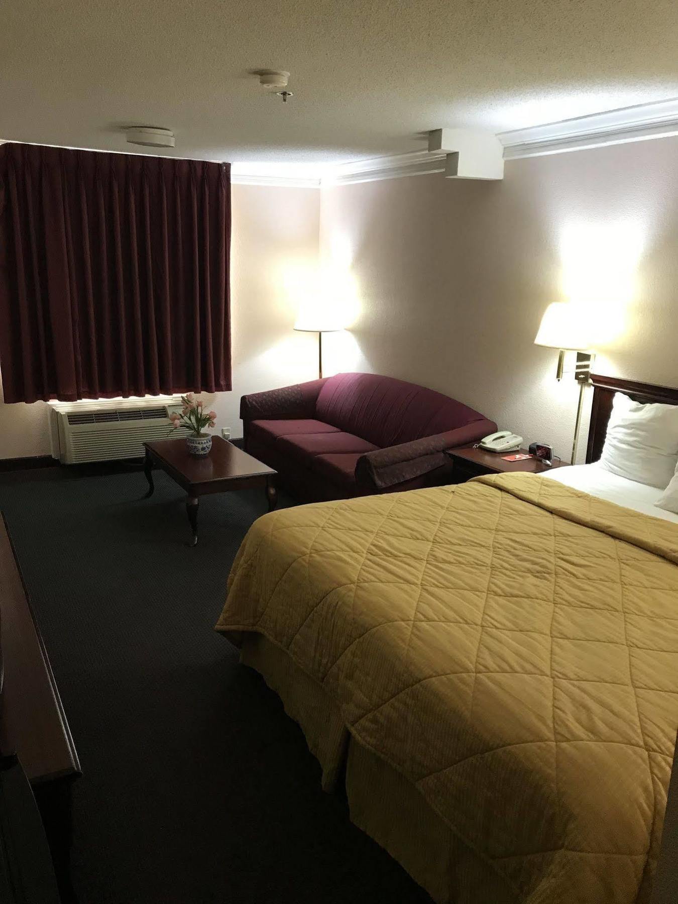 Rodeway Inn Stephenville Buitenkant foto